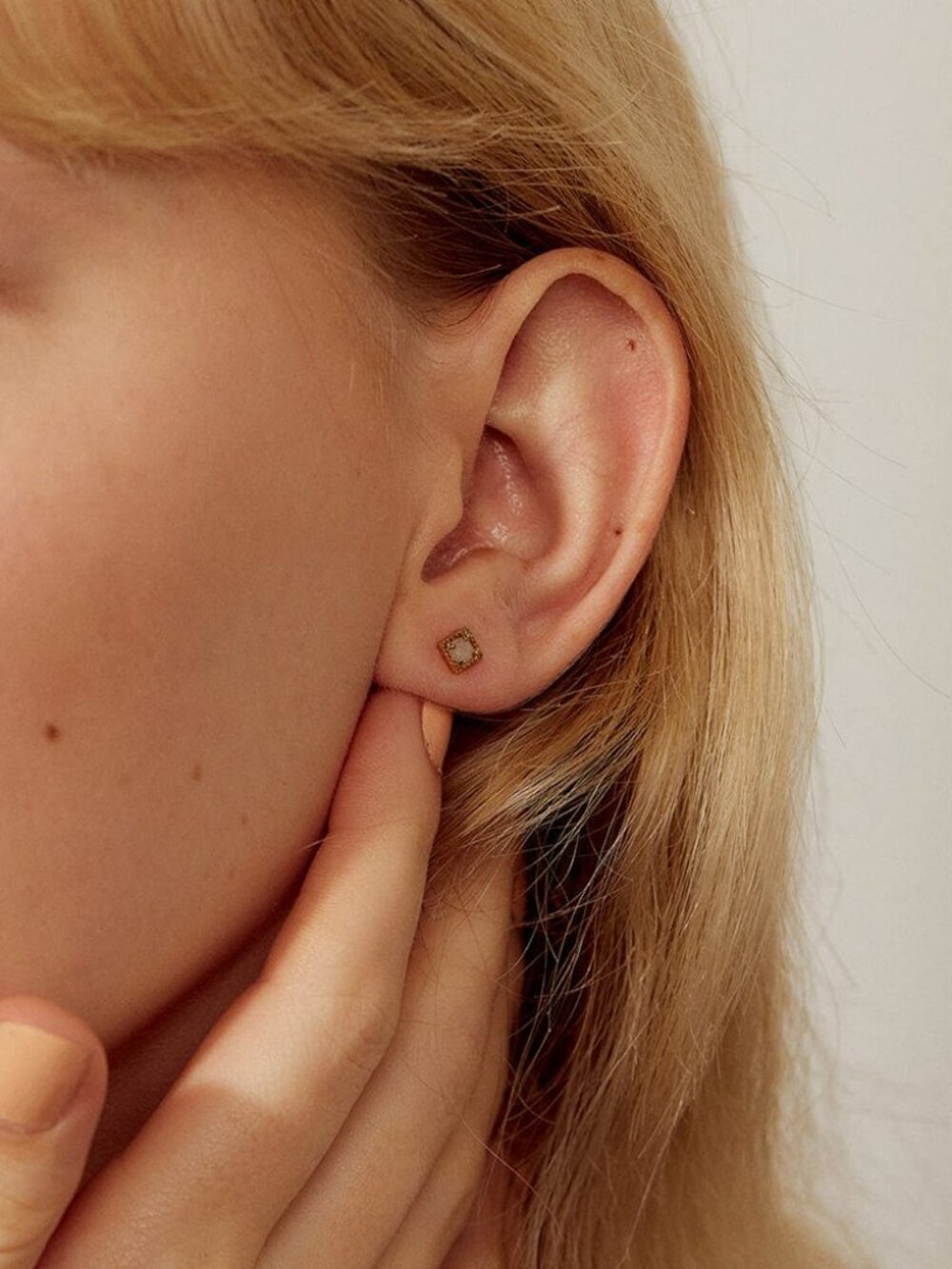 Eclipse Stud Earrings - Labradorite